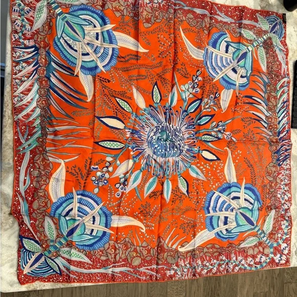 Hermes Flowers of South of Africa Scarf - Picture 6 of 6